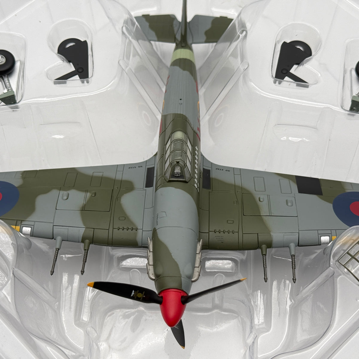 Hobby Master HA8652 1:48 Hawker Hurricane IIc PZ865 JX-E Night Reaper RAF BBMF