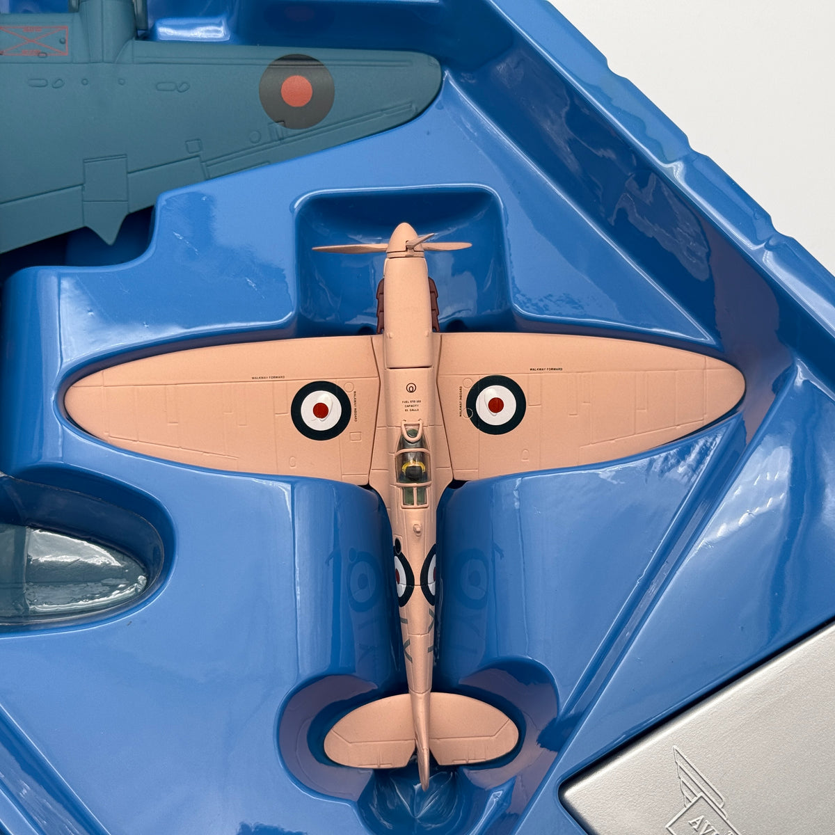 Corgi AA99110 1:72 Mosquito & Spitfire RAF No. 1 PRU Reconnaissance Set Benson