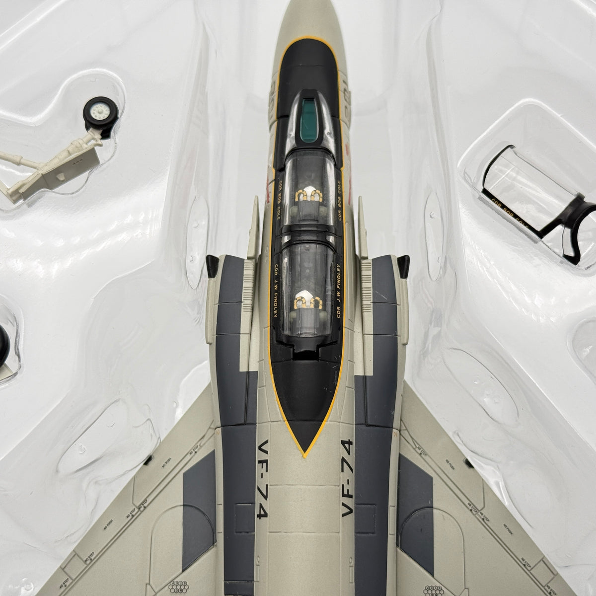 Hobby Master HA19008 1:72 F-4J Phantom II VF-74 Be-Devilers 20th Anniversary