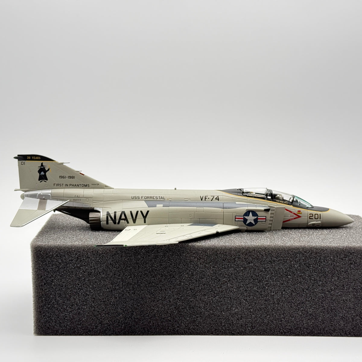 Hobby Master HA19008 1:72 F-4J Phantom II VF-74 Be-Devilers 20th Anniversary