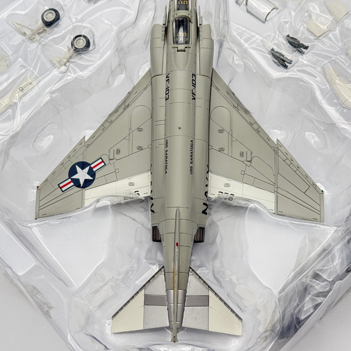 Hobby Master HA19015 1:72 F-4J Phantom 157299 VF-103 Sluggers USS Saratoga 1971