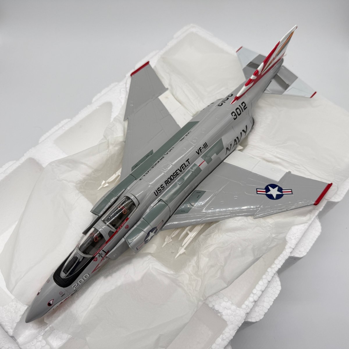 Armour Collection 8004 1:48 F - 4 Phantom U.S. Navy Sundowners VF - 111 - Franklin Mint
