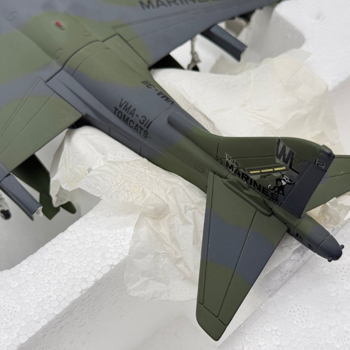 Armour Collection 98052 1:48 AV - 8B Harrier II US Marines Low - Viz - Franklin Mint