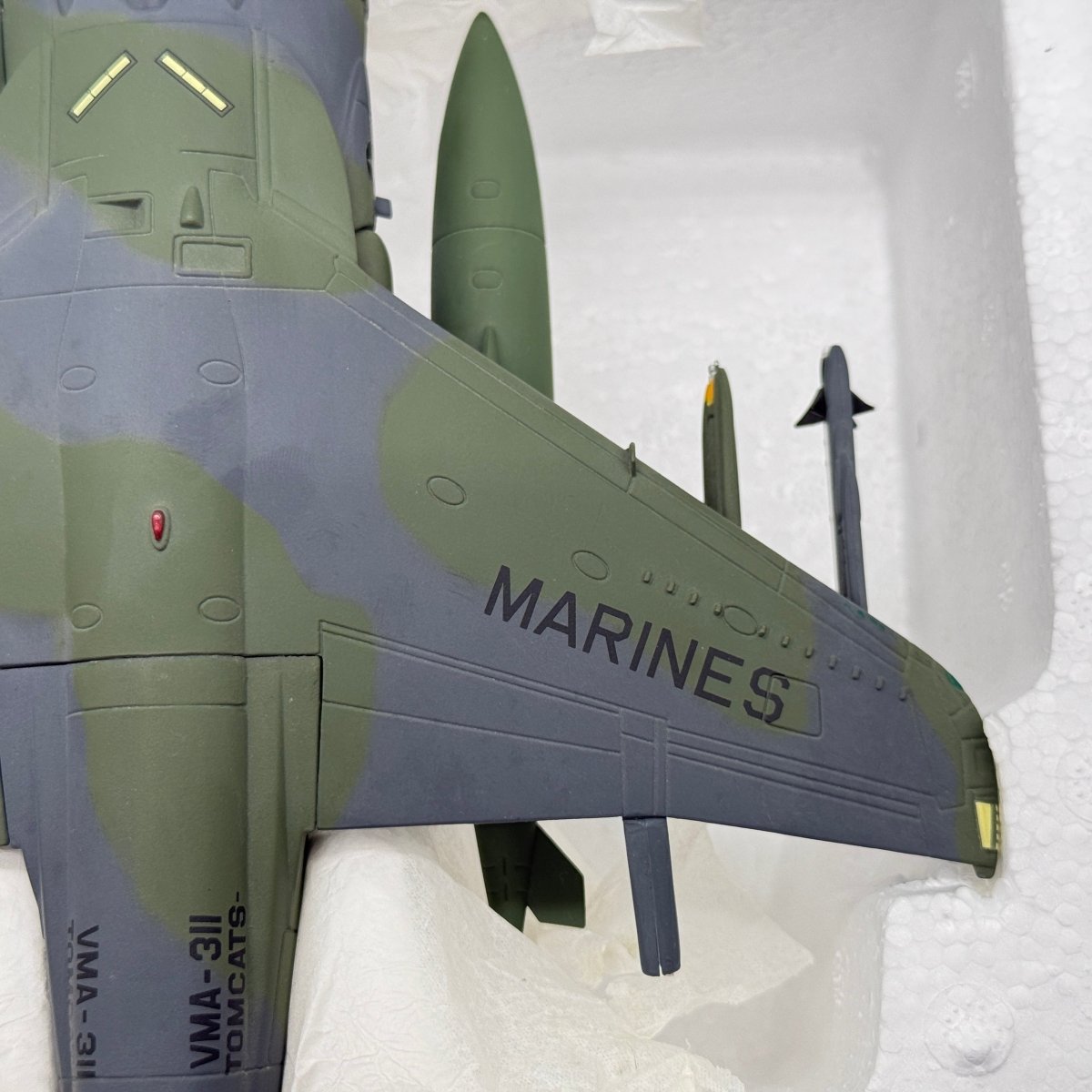Armour Collection 98052 1:48 AV - 8B Harrier II US Marines Low - Viz - Franklin Mint