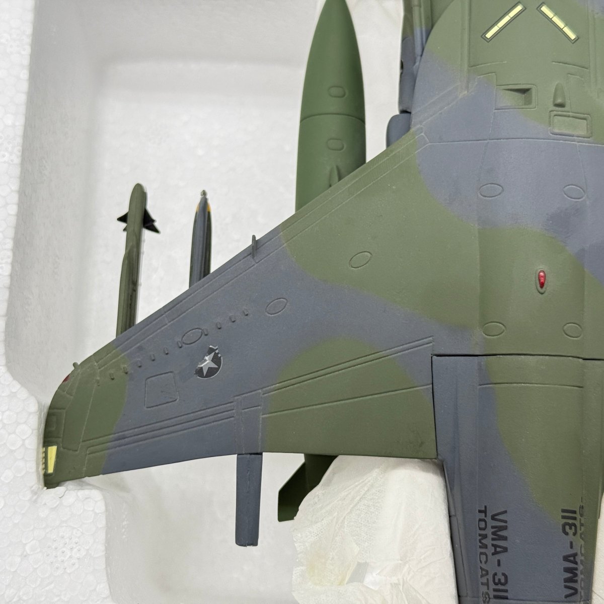 Armour Collection 98052 1:48 AV - 8B Harrier II US Marines Low - Viz - Franklin Mint