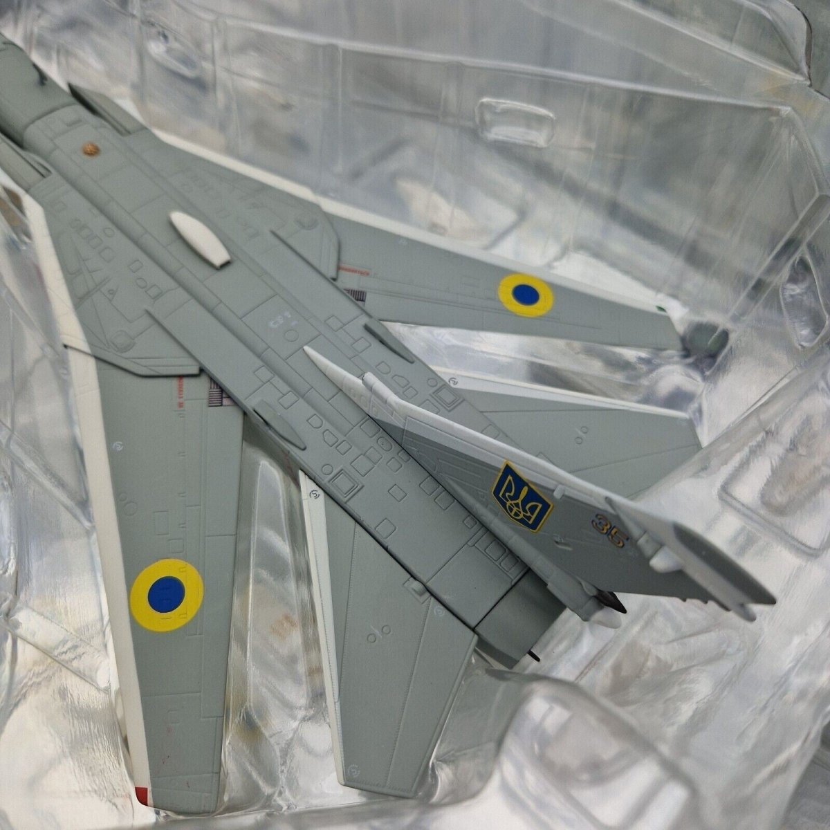 Calibre Wings 1:72 SU - 24MR “35 Yellow” Ukrainian AF CA722410 - Calibre Wings