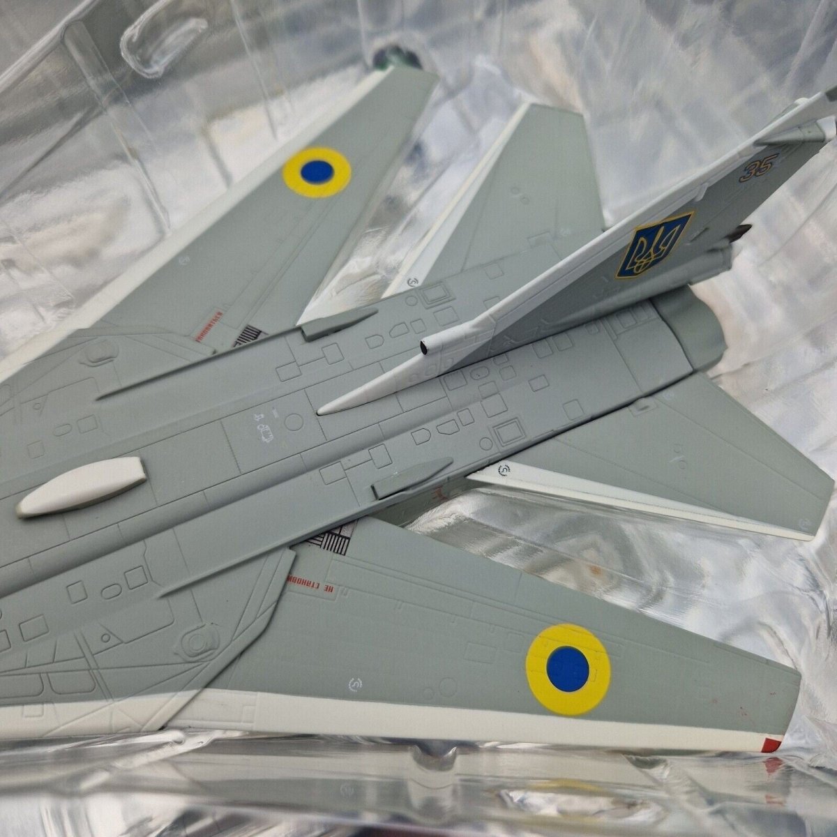 Calibre Wings 1:72 SU - 24MR “35 Yellow” Ukrainian AF CA722410 - Calibre Wings