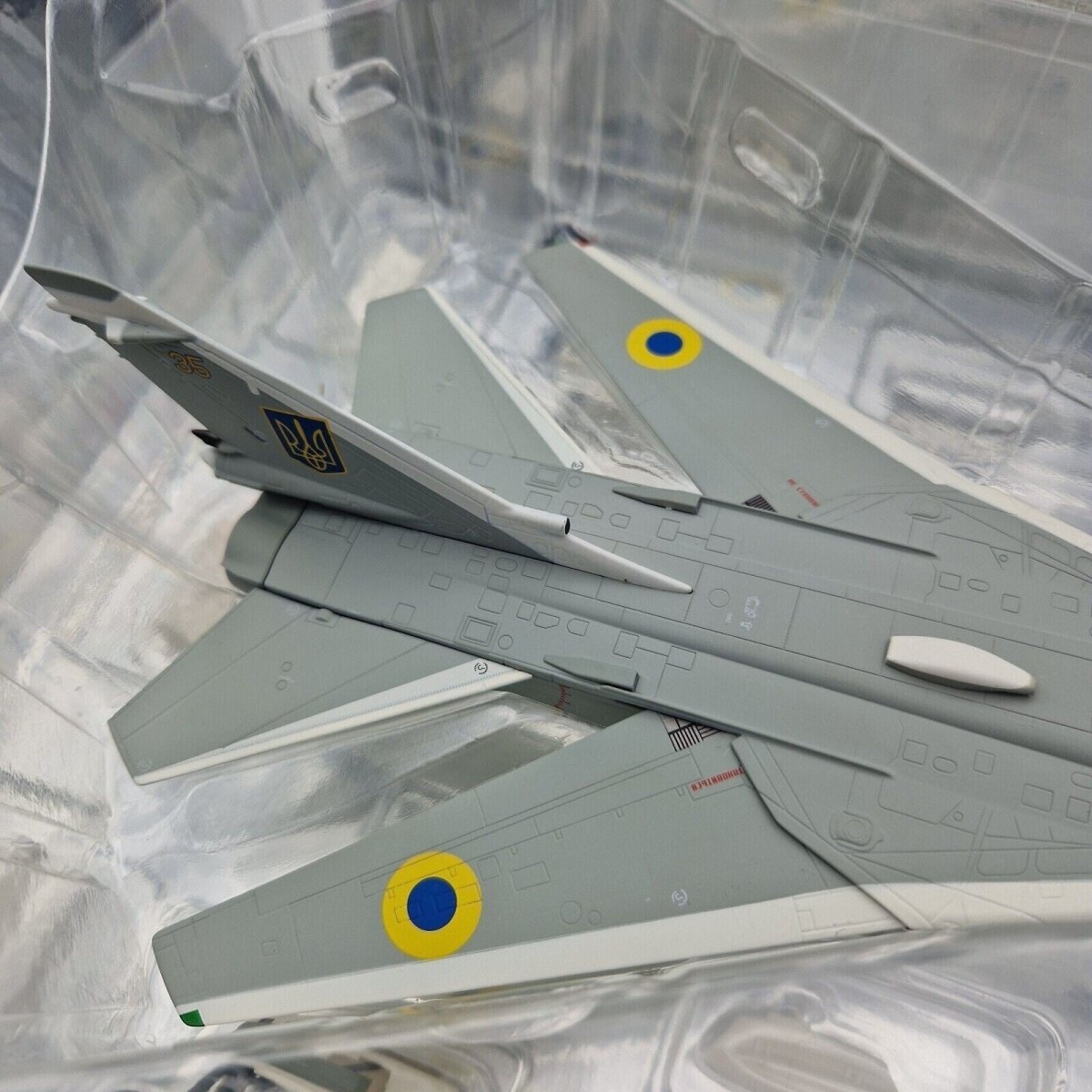 Calibre Wings 1:72 SU - 24MR “35 Yellow” Ukrainian AF CA722410 - Calibre Wings