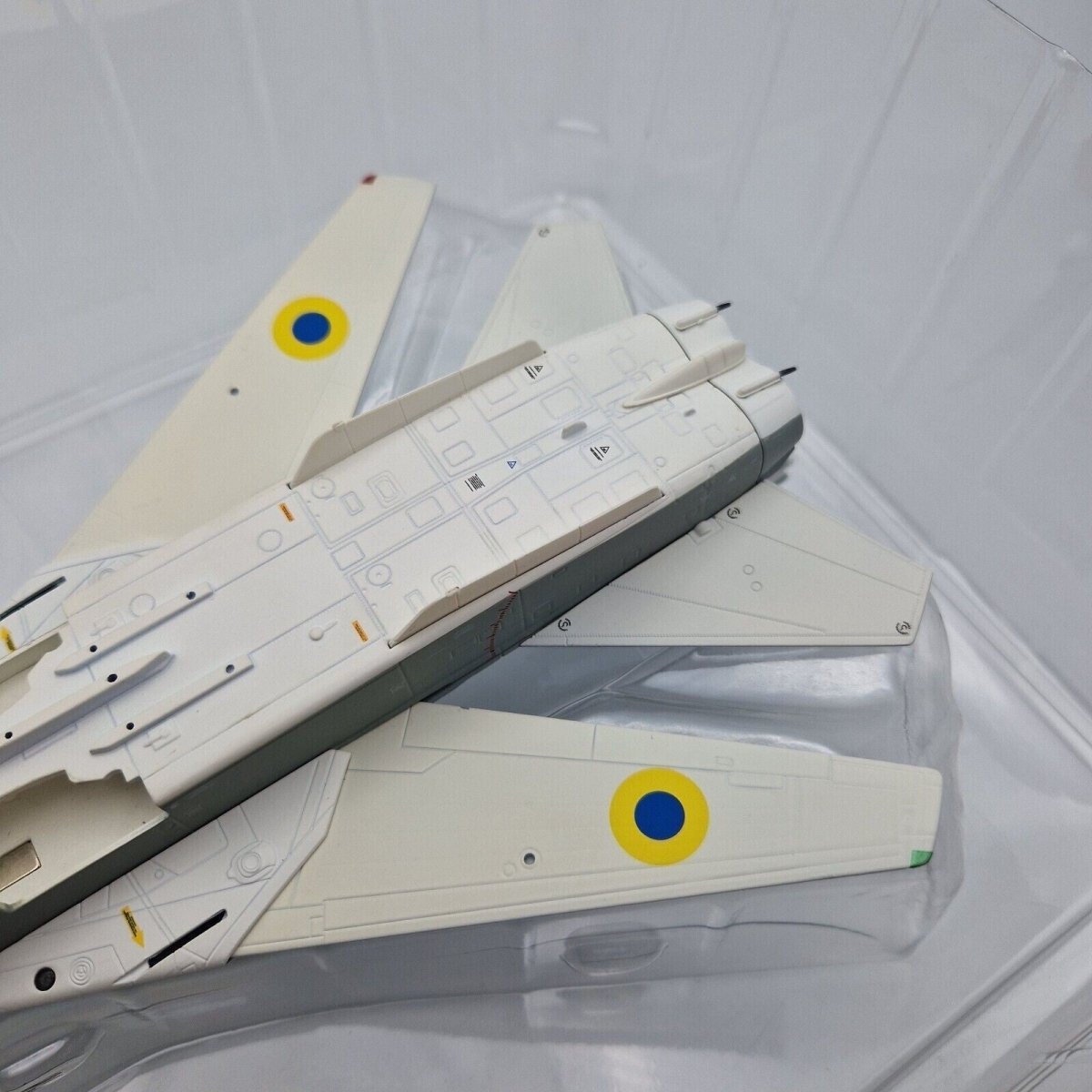 Calibre Wings 1:72 SU - 24MR “35 Yellow” Ukrainian AF CA722410 - Calibre Wings