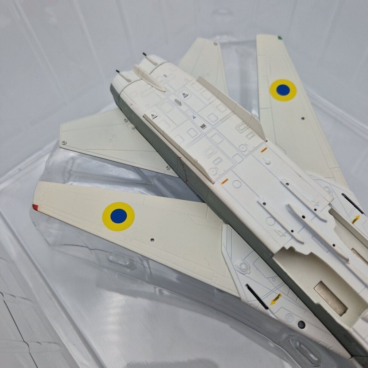 Calibre Wings 1:72 SU - 24MR “35 Yellow” Ukrainian AF CA722410 - Calibre Wings