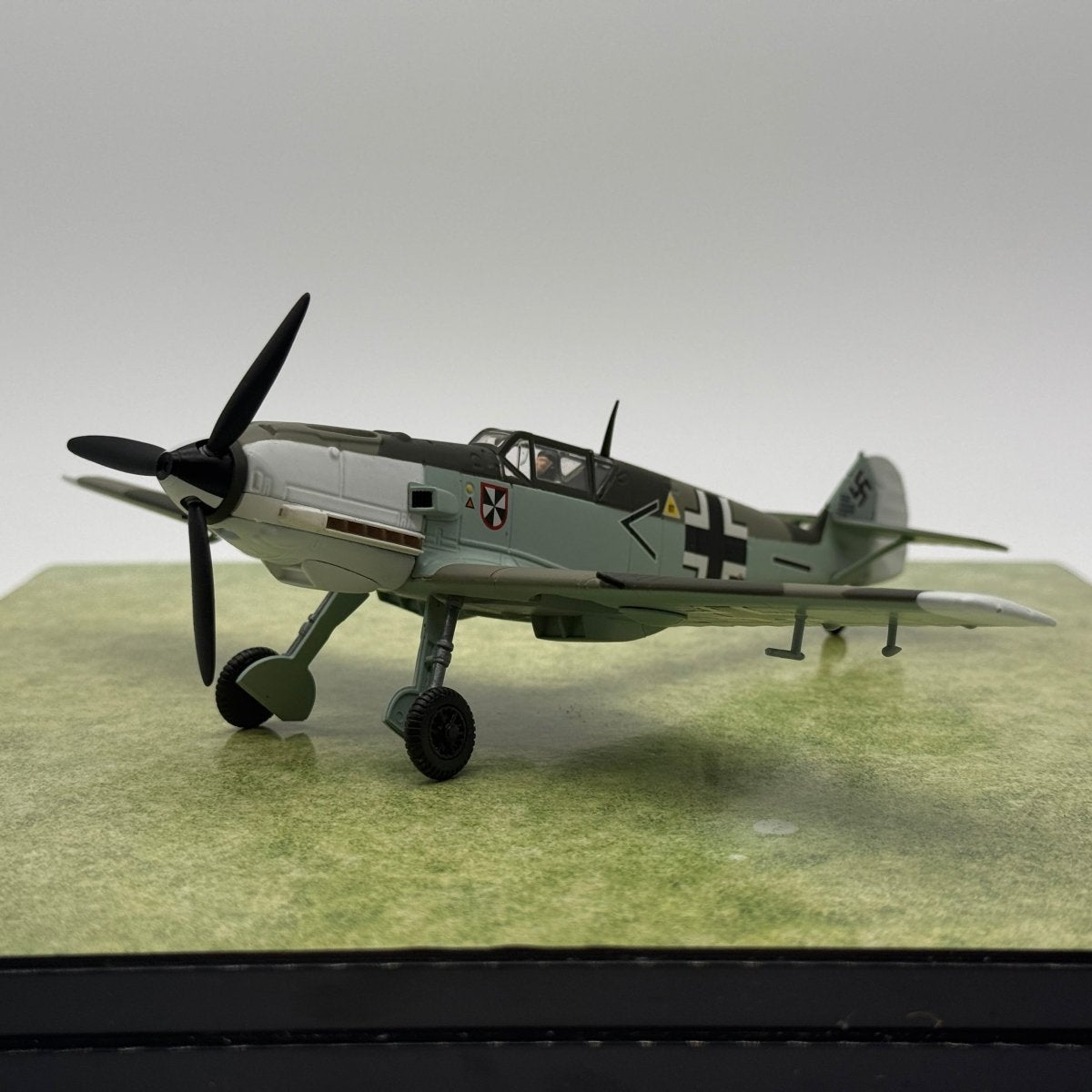 Carousel 1 7103 1:48 Messerschmitt Bf 109E Franz von Werra JG 3 - Carousel 1