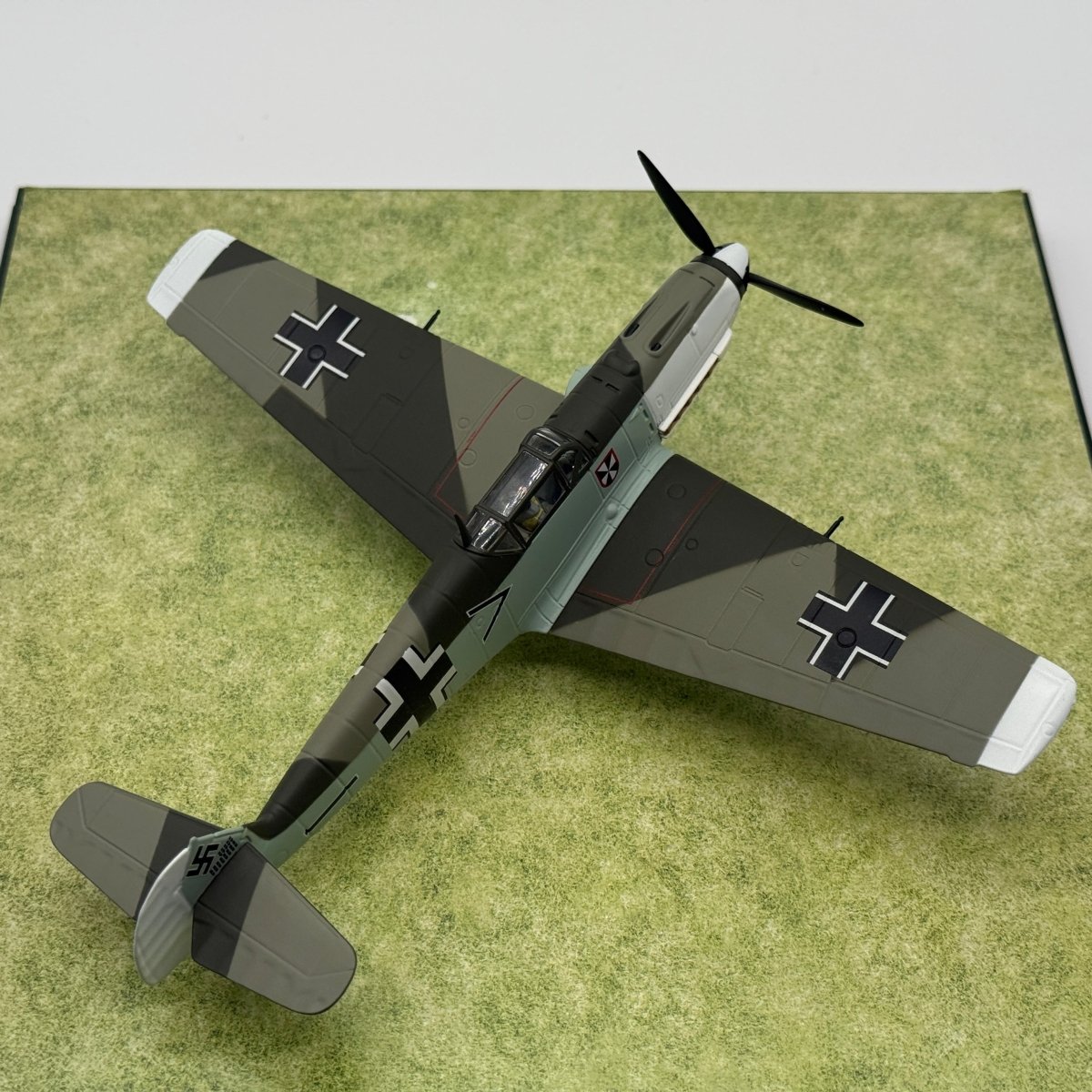 Carousel 1 7103 1:48 Messerschmitt Bf 109E Franz von Werra JG 3 - Carousel 1