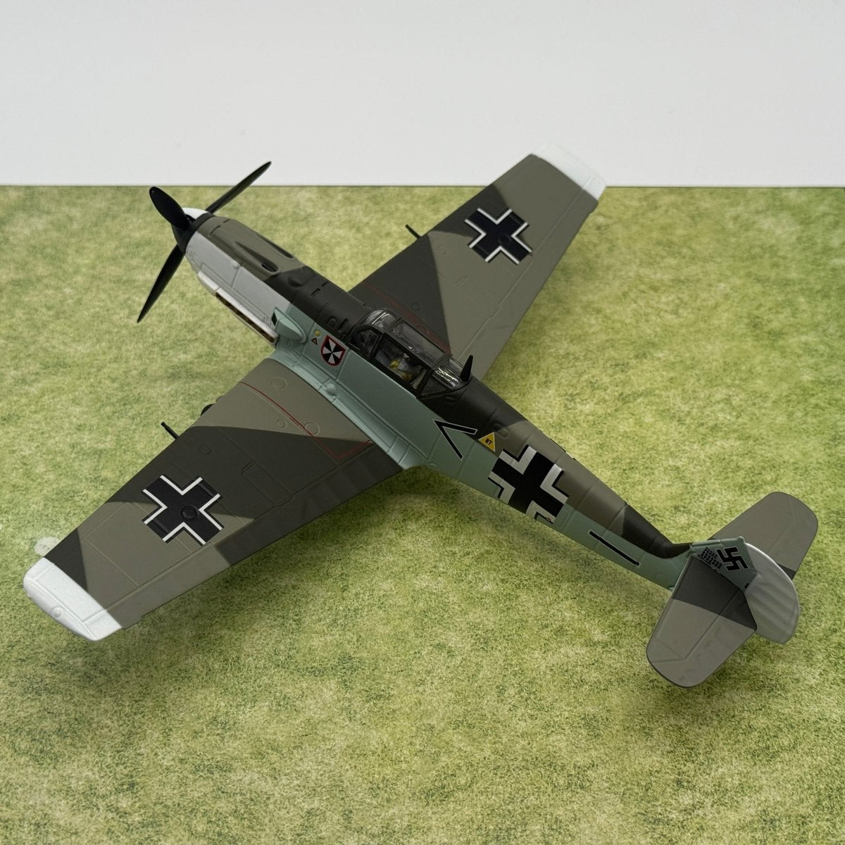 Carousel 1 7103 1:48 Messerschmitt Bf 109E Franz von Werra JG 3 - Carousel 1