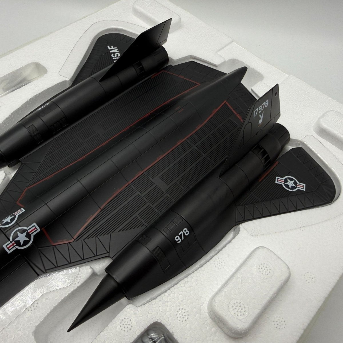 Century Wings 1:72 Lockheed SR71A Blackbird USAF Rapid Rabbit Kadena CW001641 - Century Wings