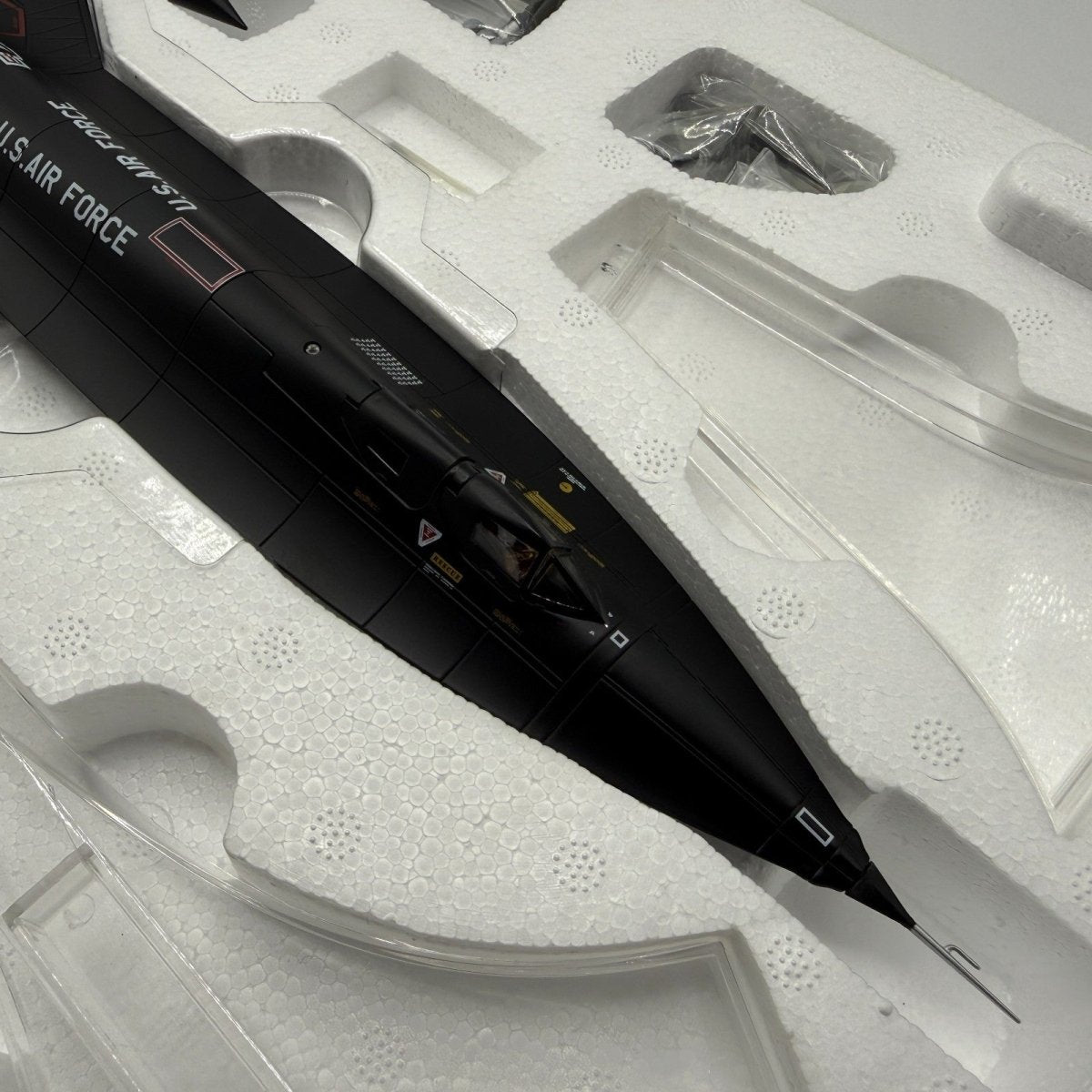 Century Wings 1:72 Lockheed SR71A Blackbird USAF Rapid Rabbit Kadena CW001641 - Century Wings