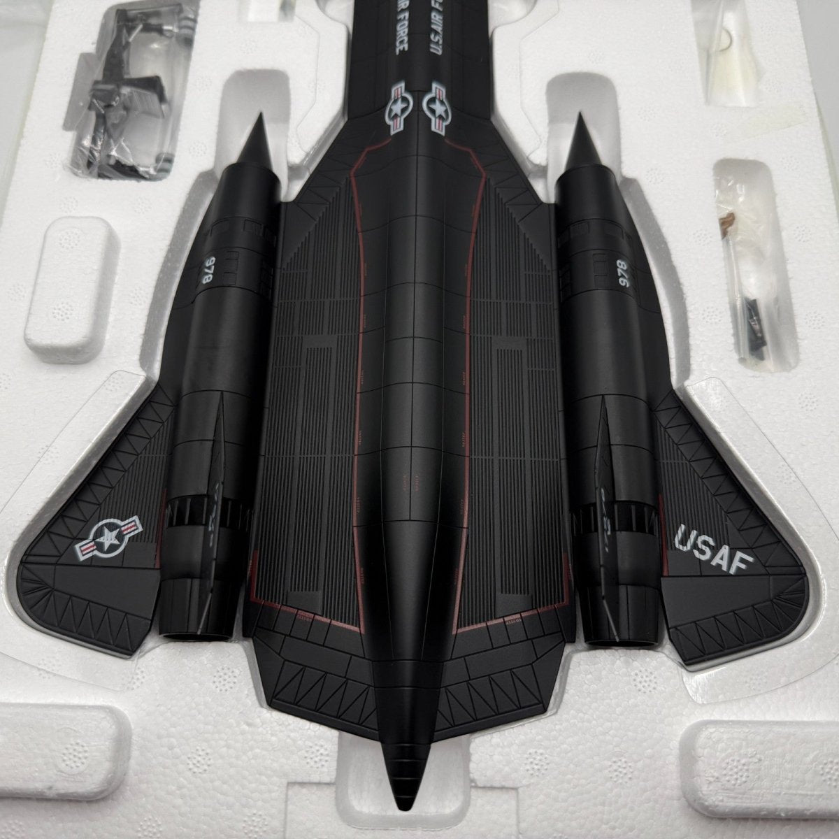 Century Wings 1:72 Lockheed SR71A Blackbird USAF Rapid Rabbit Kadena CW001641 - Century Wings