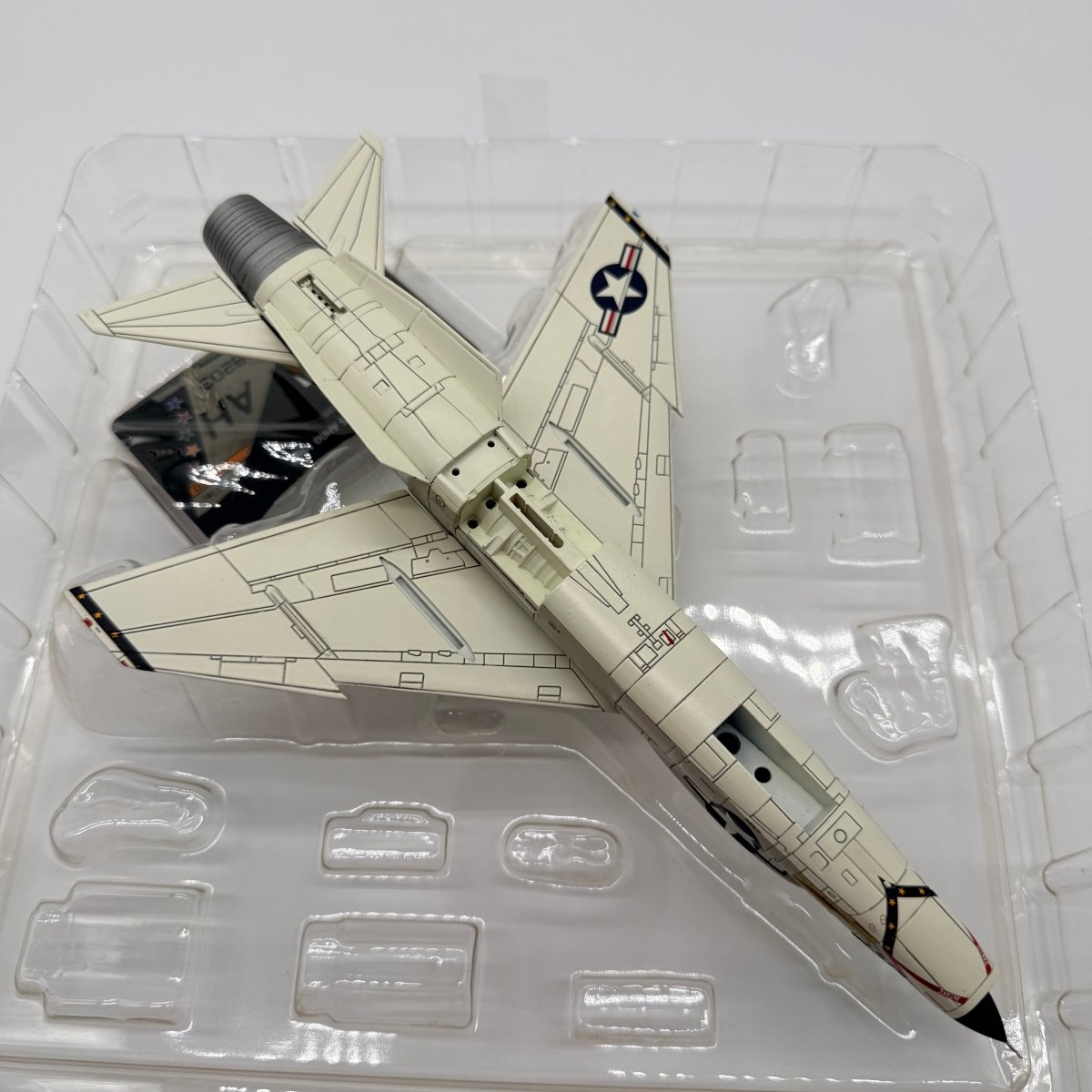 Century Wings 601499 1:72 Vought F - 8E Crusader VF - 162 USS Oriskany 1966 - Century Wings