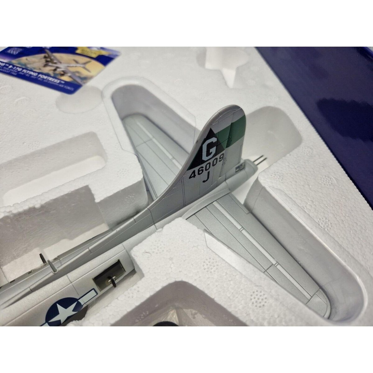 Corgi Aviation Archive 1:72 Boeing B - 17G Flying Fortress Flak Eater Limited Edition AA33318 - Corgi