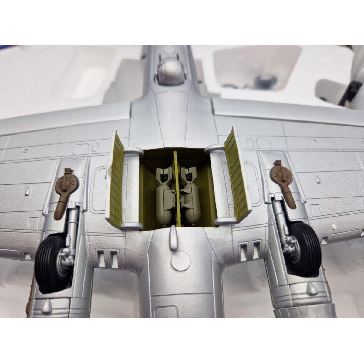 Corgi Aviation Archive 1:72 Boeing B - 17G Flying Fortress Flak Eater Limited Edition AA33318 - Corgi