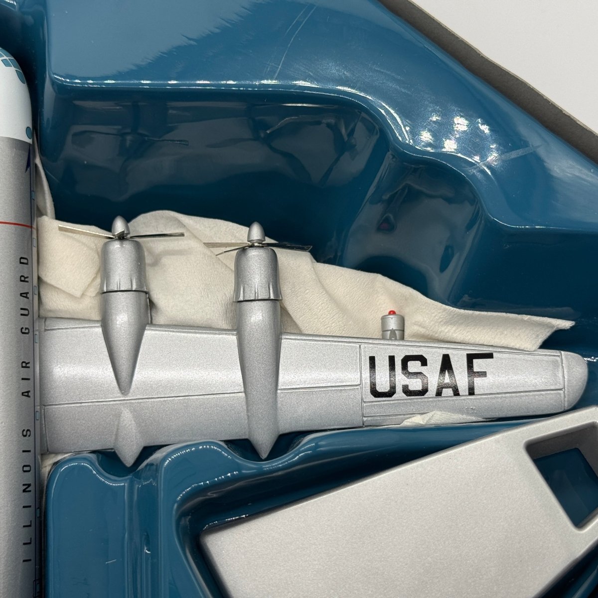 Corgi 48102 1:144 Boeing KC-97L Stratotanker Illinois ANG 0-20900 City of Chicago - Corgi