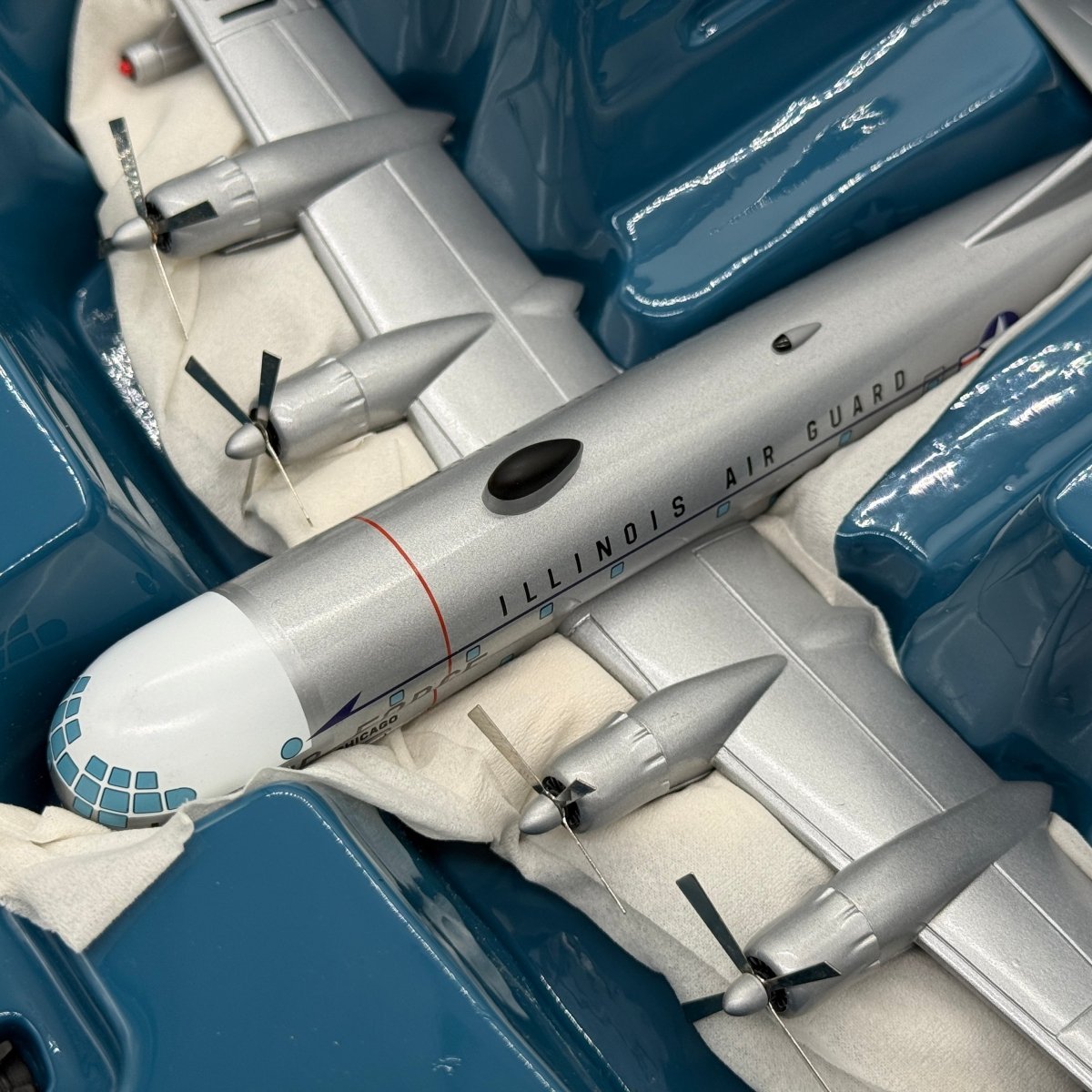 Corgi 48102 1:144 Boeing KC-97L Stratotanker Illinois ANG 0-20900 City of Chicago - Corgi