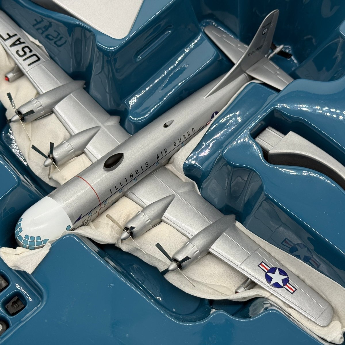 Corgi 48102 1:144 Boeing KC-97L Stratotanker Illinois ANG 0-20900 City of Chicago - Corgi