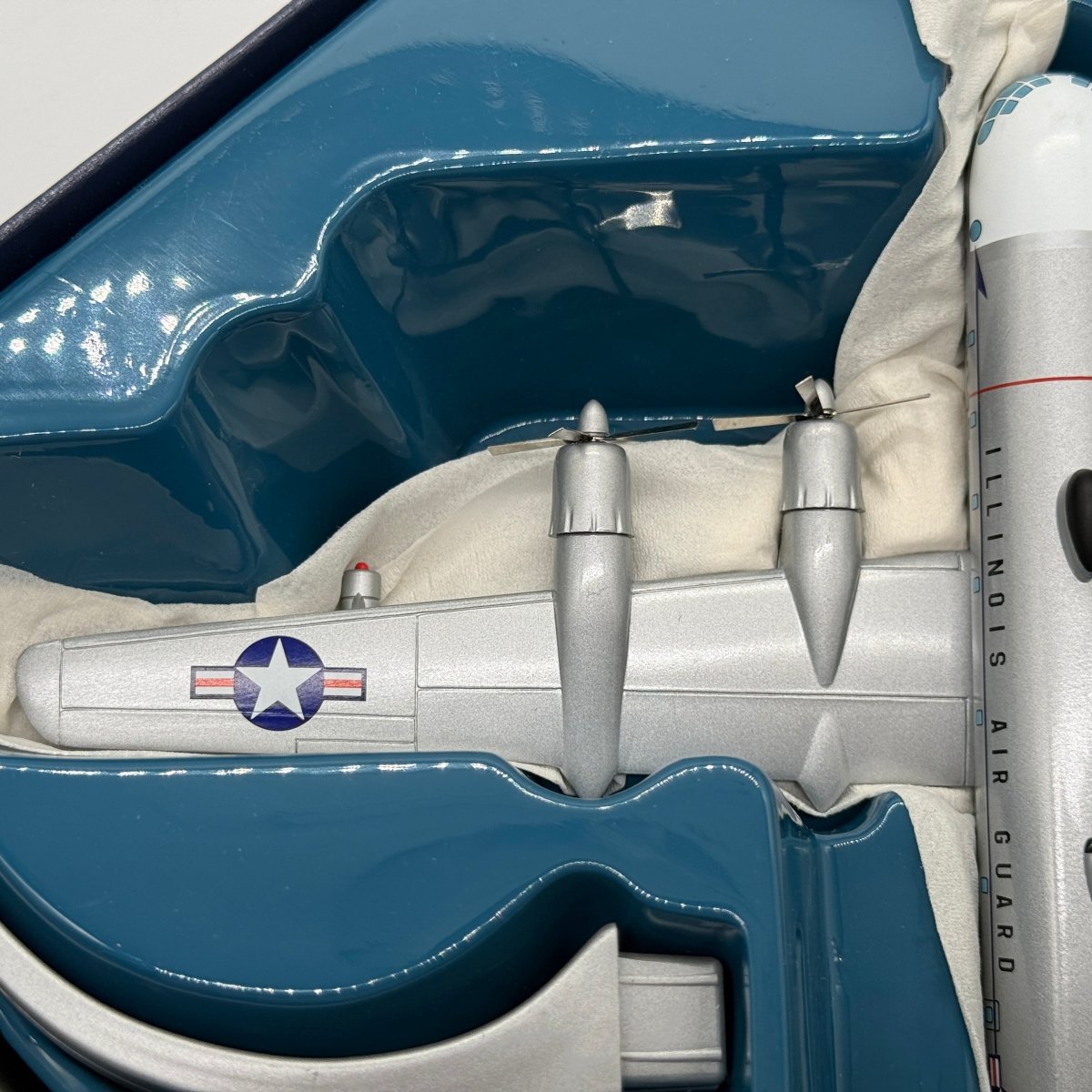 Corgi 48102 1:144 Boeing KC-97L Stratotanker Illinois ANG 0-20900 City of Chicago - Corgi