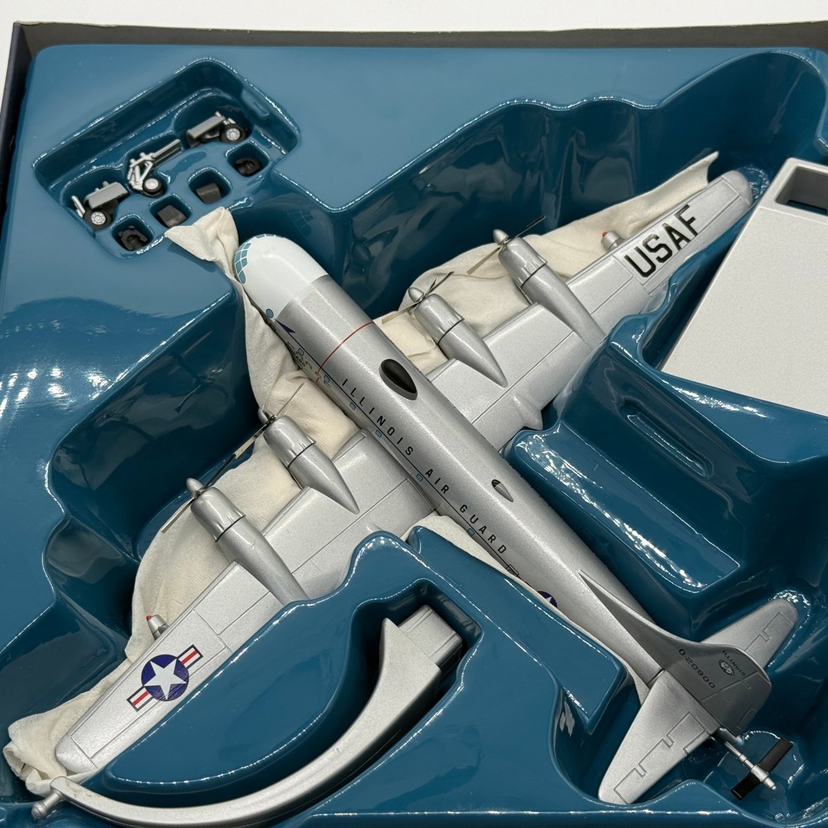 Corgi 48102 1:144 Boeing KC-97L Stratotanker Illinois ANG 0-20900 City of Chicago - Corgi