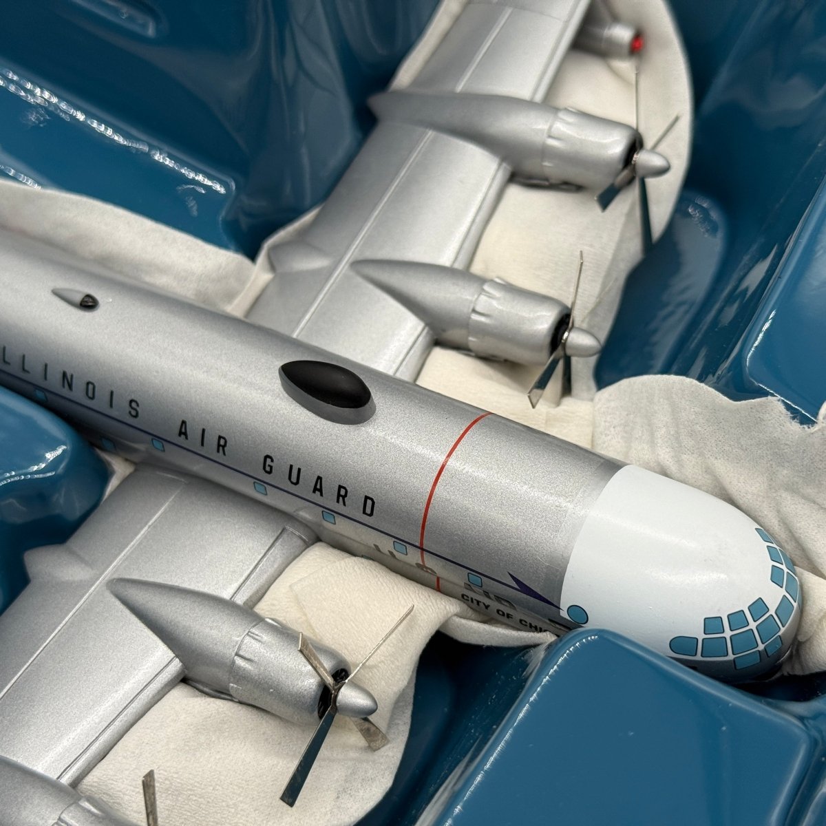 Corgi 48102 1:144 Boeing KC-97L Stratotanker Illinois ANG 0-20900 City of Chicago - Corgi