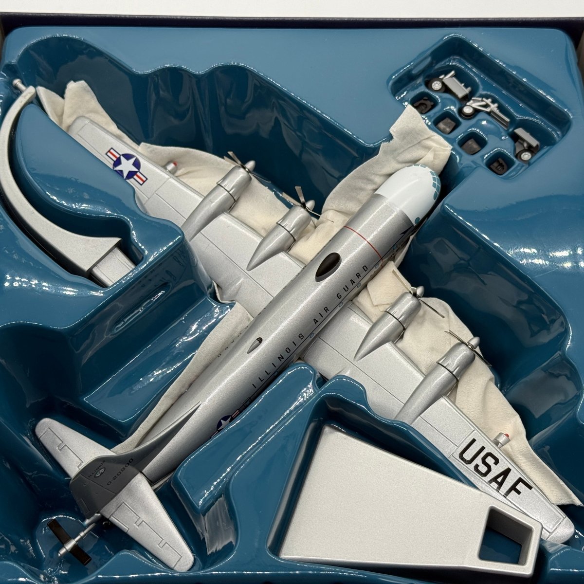 Corgi 48102 1:144 Boeing KC-97L Stratotanker Illinois ANG 0-20900 City of Chicago - Corgi