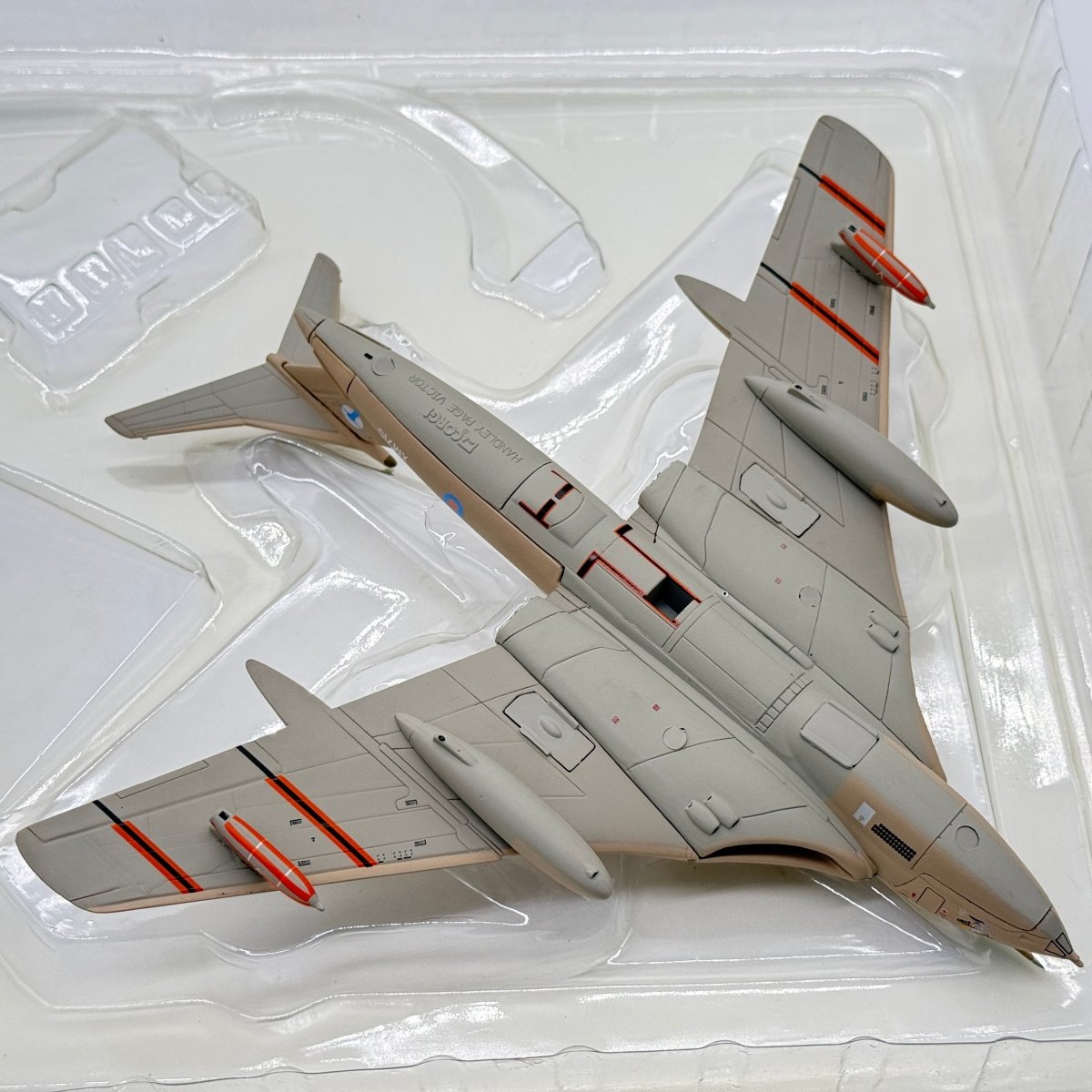 Corgi 48701 1:144 Handley Page Victor K.2 RAF No.55 Sqn XM715 Teasin' Tina Bahrain 1991 - Corgi