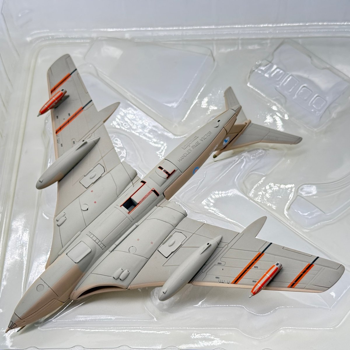 Corgi 48701 1:144 Handley Page Victor K.2 RAF No.55 Sqn XM715 Teasin' Tina Bahrain 1991 - Corgi