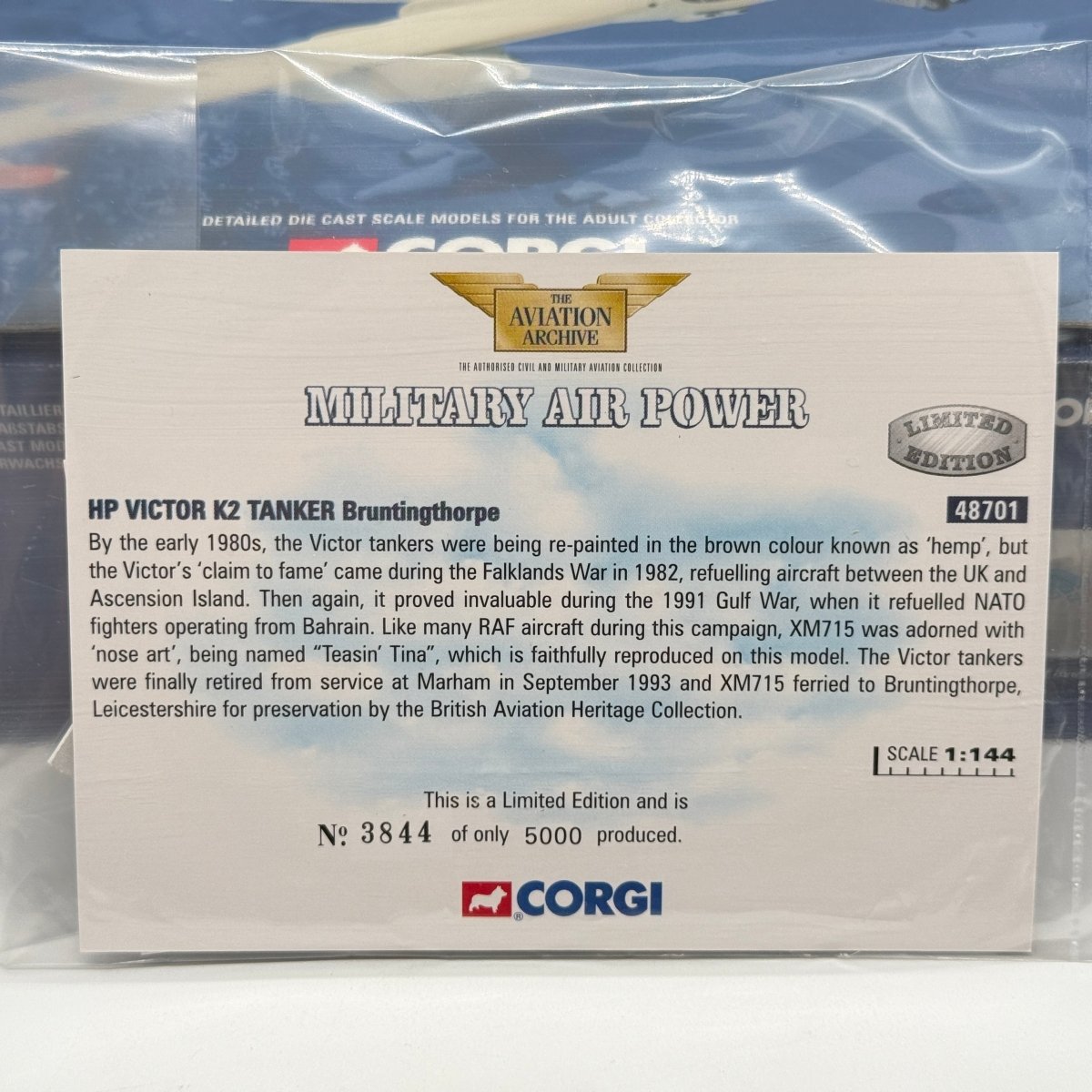 Corgi 48701 1:144 Handley Page Victor K.2 RAF No.55 Sqn XM715 Teasin' Tina Bahrain 1991 - Corgi