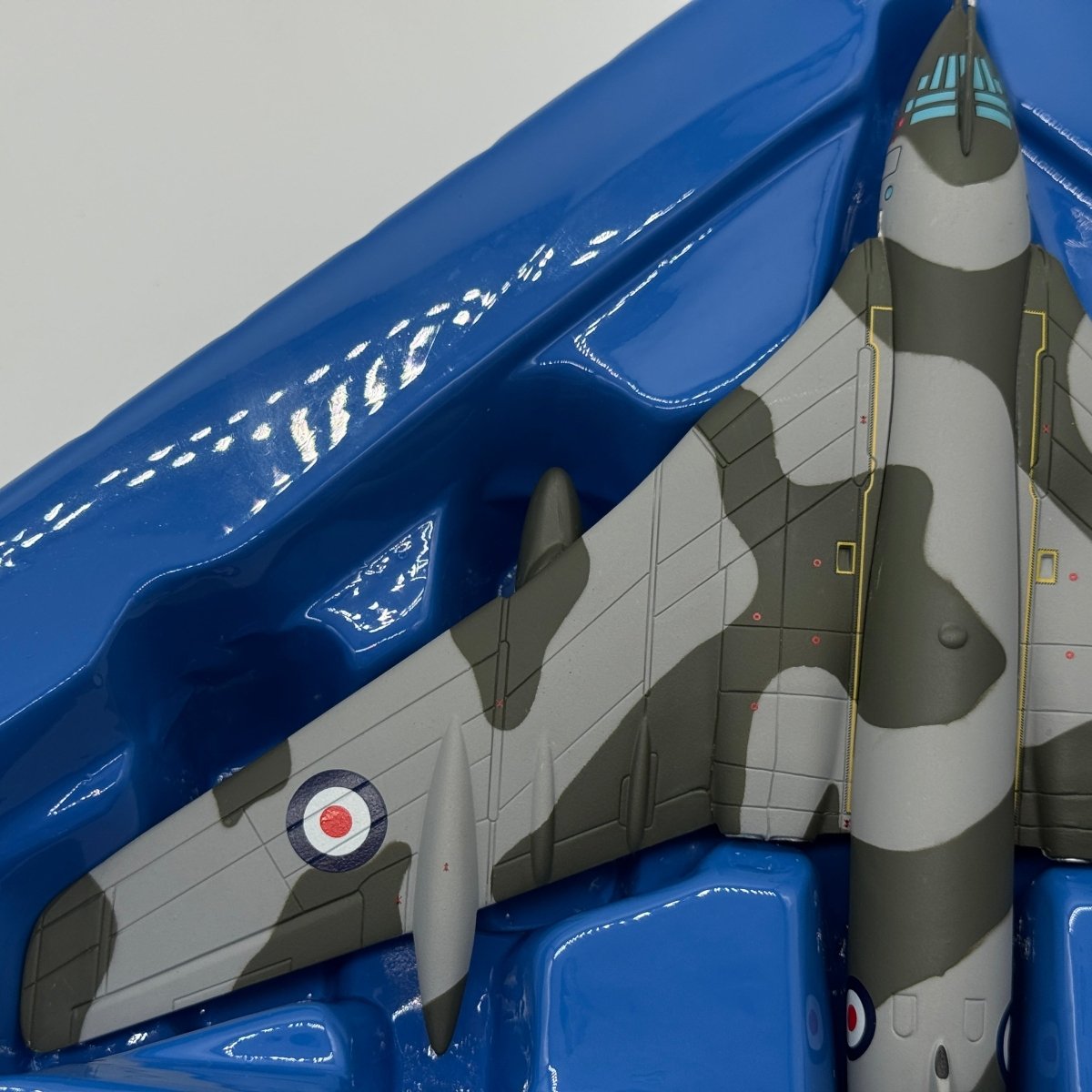 Corgi 48703 1:144 Handley Page Victor SR.2 RAF No.543 Sqn XL161 RAF Wyton - Corgi