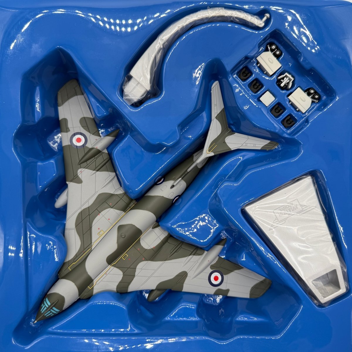 Corgi 48703 1:144 Handley Page Victor SR.2 RAF No.543 Sqn XL161 RAF Wyton - Corgi