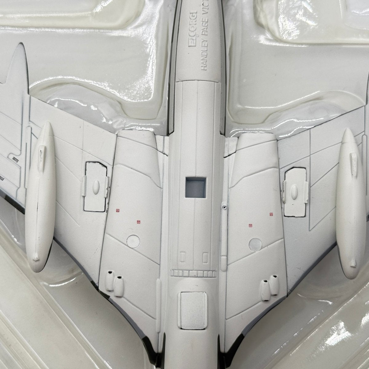 Corgi 48703 1:144 Handley Page Victor SR.2 RAF No.543 Sqn XL161 RAF Wyton - Corgi