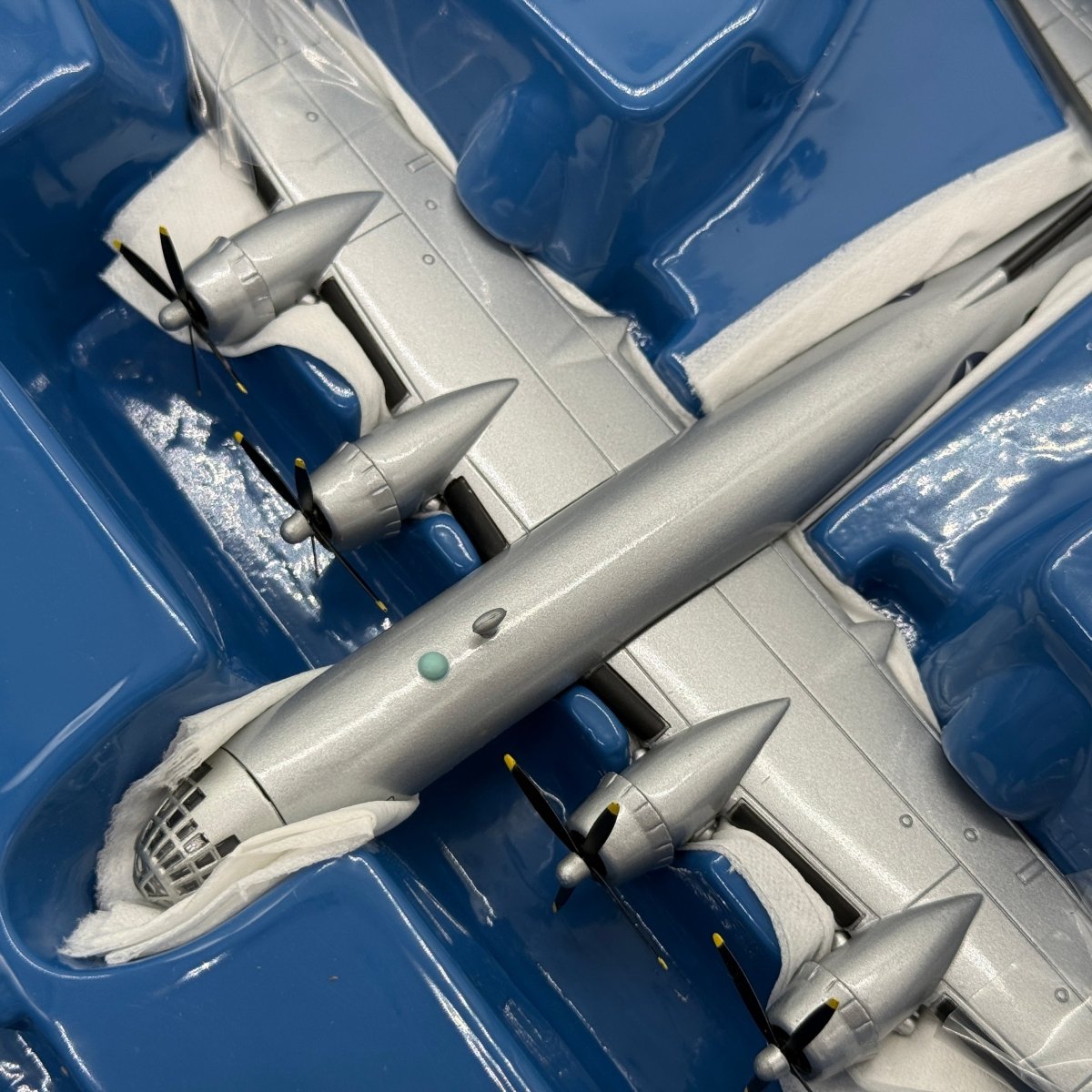 Corgi 48901 1:144 Boeing B-29 Superfortress Enola Gay 44-86292 Paul Tibbets Tinian 1945 - Corgi
