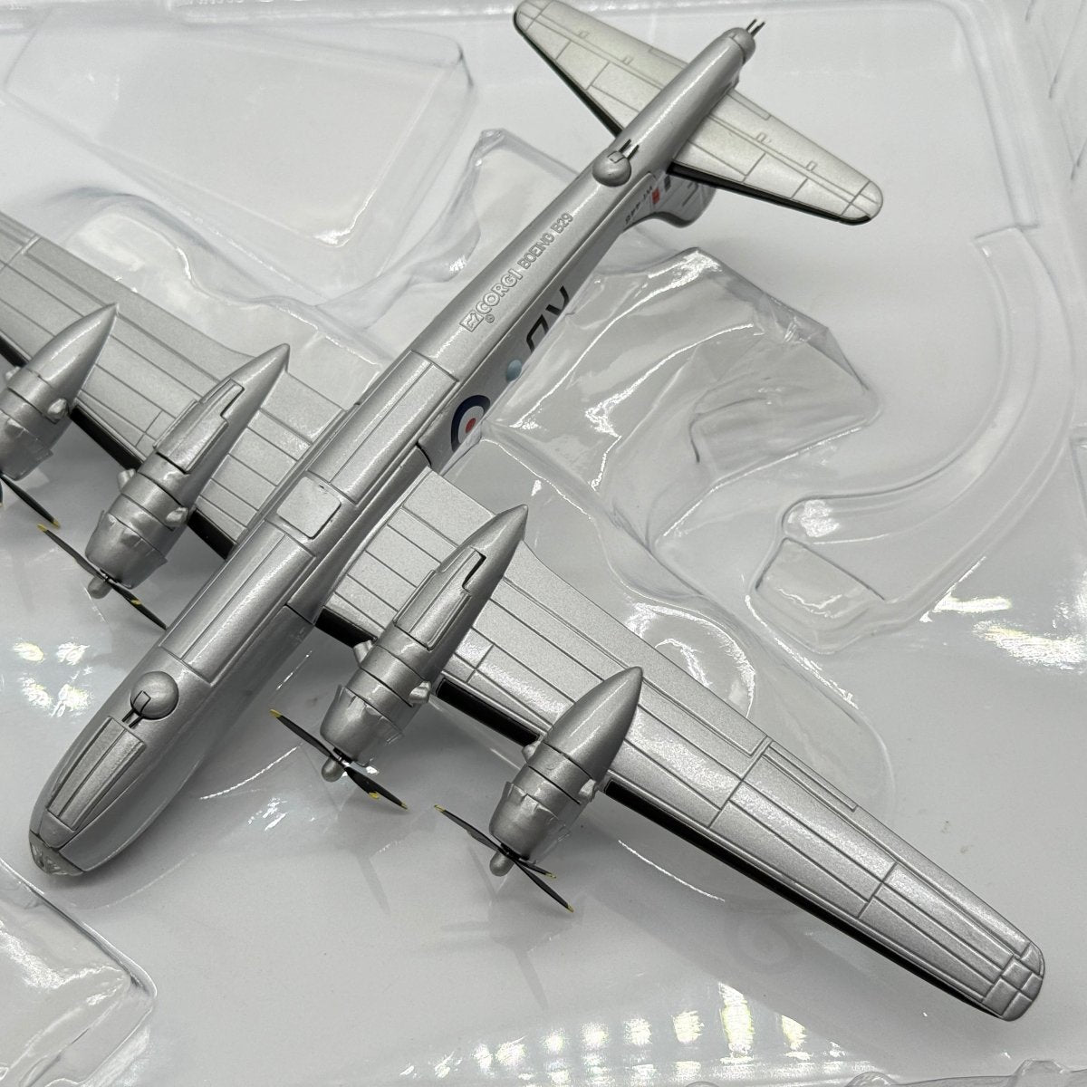 Corgi 48902 1:144 Boeing Washington B.1 RAF No.115 Sqn WF448 KD-F RAF Marham - Corgi