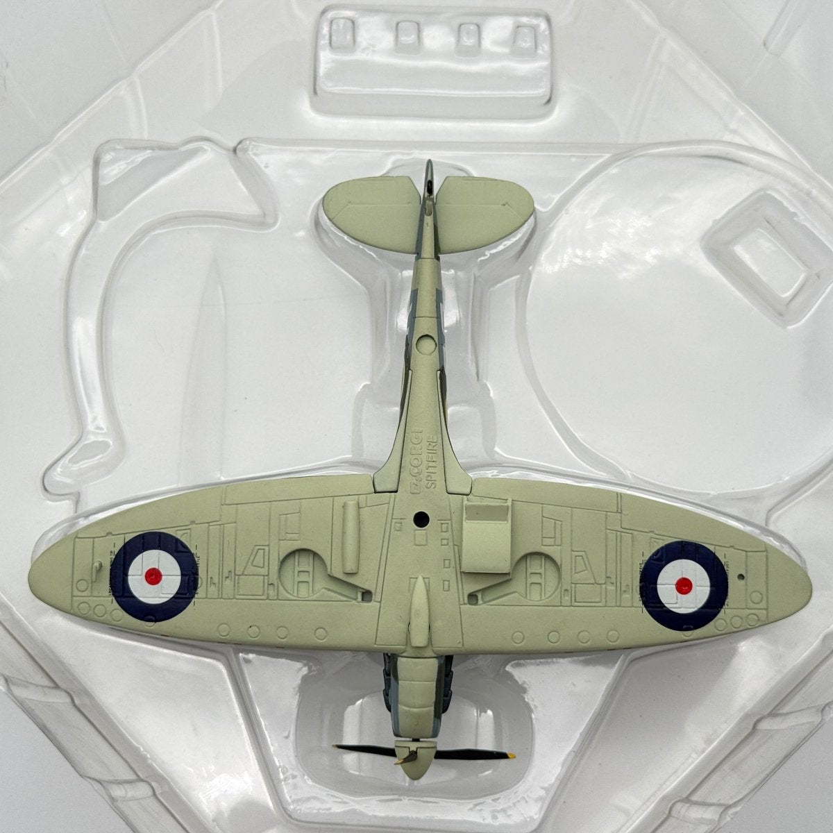 Corgi 49003 1:72 Supermarine Spitfire Mk IIA P8081 DU-R Garfield Weston IV 312 Sqn 1941 - Corgi