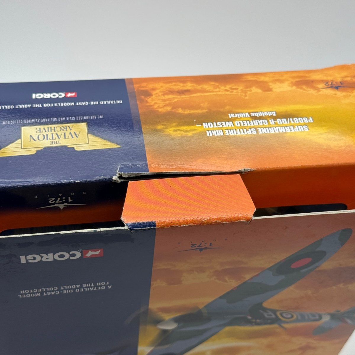 Corgi 49003 1:72 Supermarine Spitfire Mk IIA P8081 DU-R Garfield Weston IV 312 Sqn 1941 - Corgi