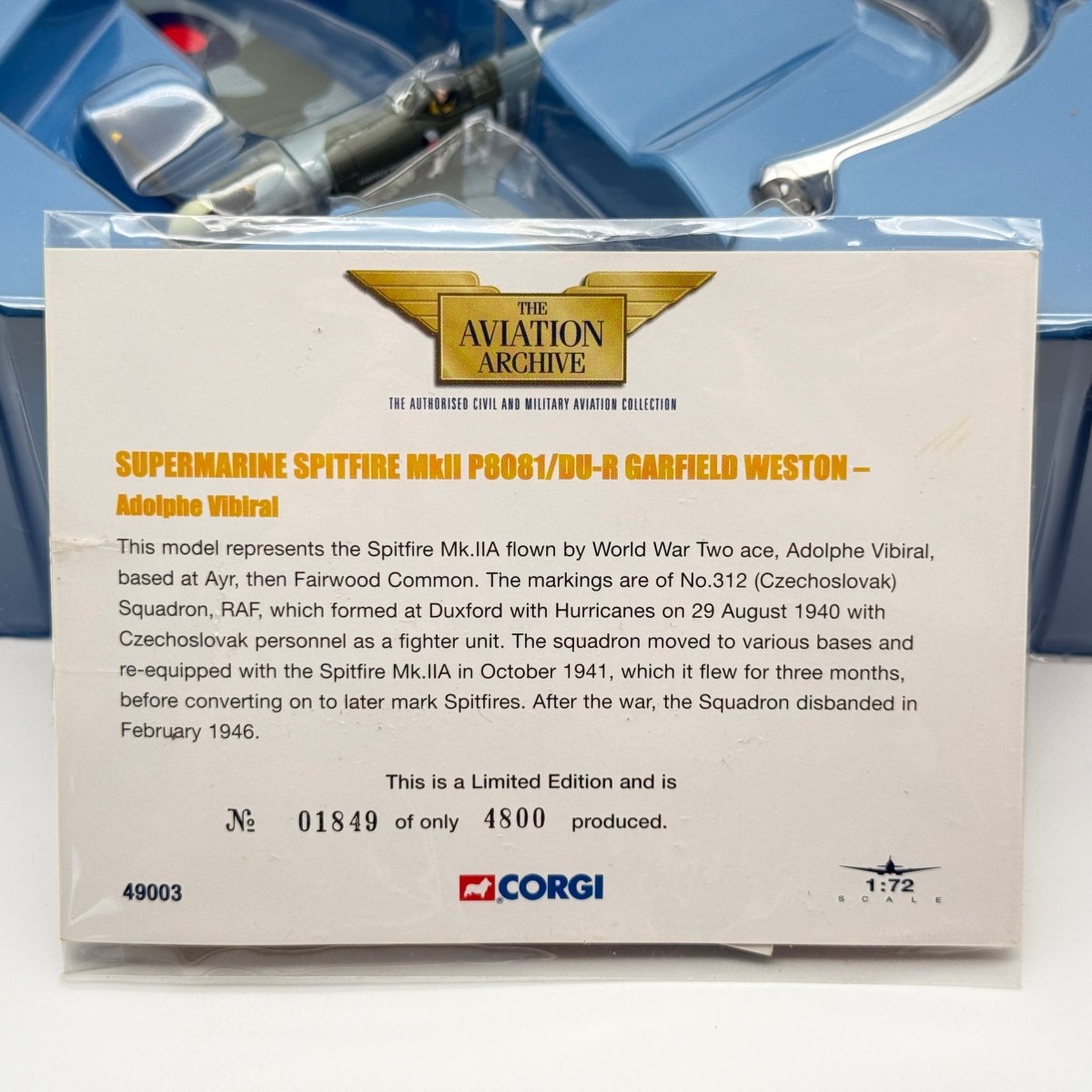Corgi 49003 1:72 Supermarine Spitfire Mk IIA P8081 DU-R Garfield Weston IV 312 Sqn 1941 - Corgi