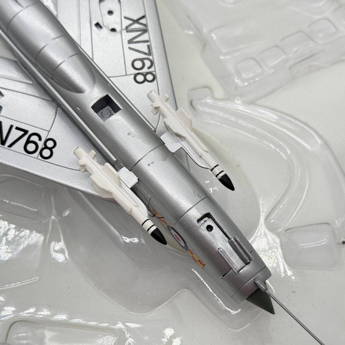 Corgi 49402 1:72 English Electric Lightning F.2 XN768 S RAF No.92 Sqn Aerobatic Display Team Farnborough 1964 *ISSUES* - Corgi