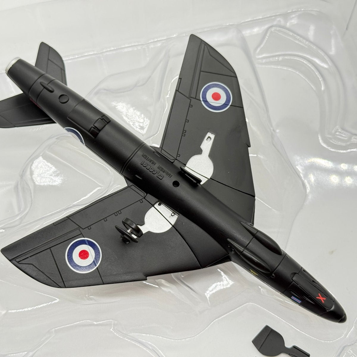 Corgi 49802 1:72 Hawker Hunter F.Mk 6 XF506 RAF No.111 Sqn Black Arrows *ISSUES* - Corgi