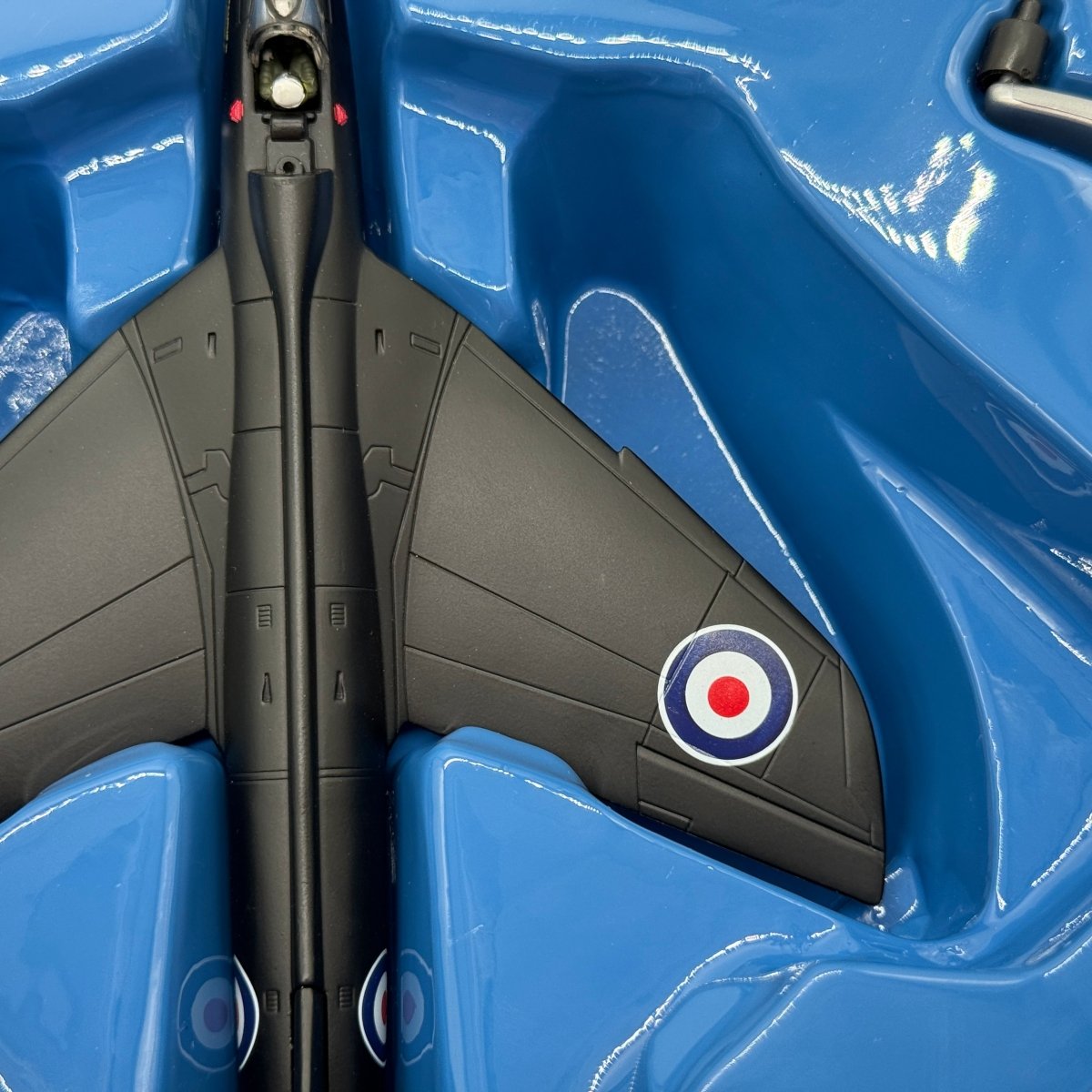 Corgi 49802 1:72 Hawker Hunter F.Mk 6 XF506 RAF No.111 Sqn Black Arrows *ISSUES* - Corgi