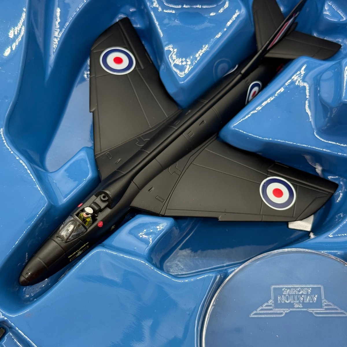 Corgi 49802 1:72 Hawker Hunter F.Mk 6 XF506 RAF No.111 Sqn Black Arrows *ISSUES* - Corgi