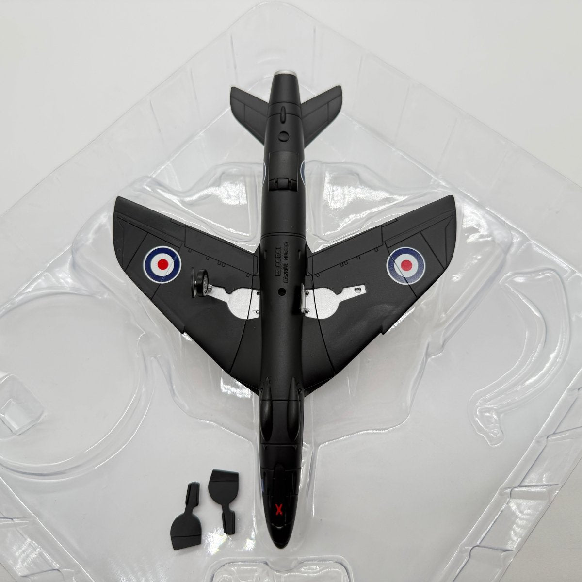 Corgi 49802 1:72 Hawker Hunter F.Mk 6 XF506 RAF No.111 Sqn Black Arrows *ISSUES* - Corgi