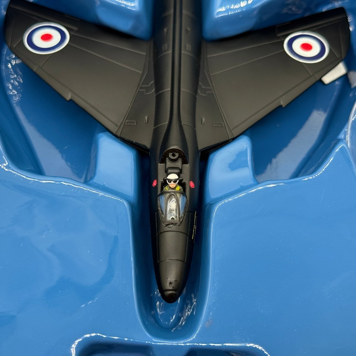 Corgi 49802 1:72 Hawker Hunter F.Mk 6 XF506 RAF No.111 Sqn Black Arrows *ISSUES* - Corgi