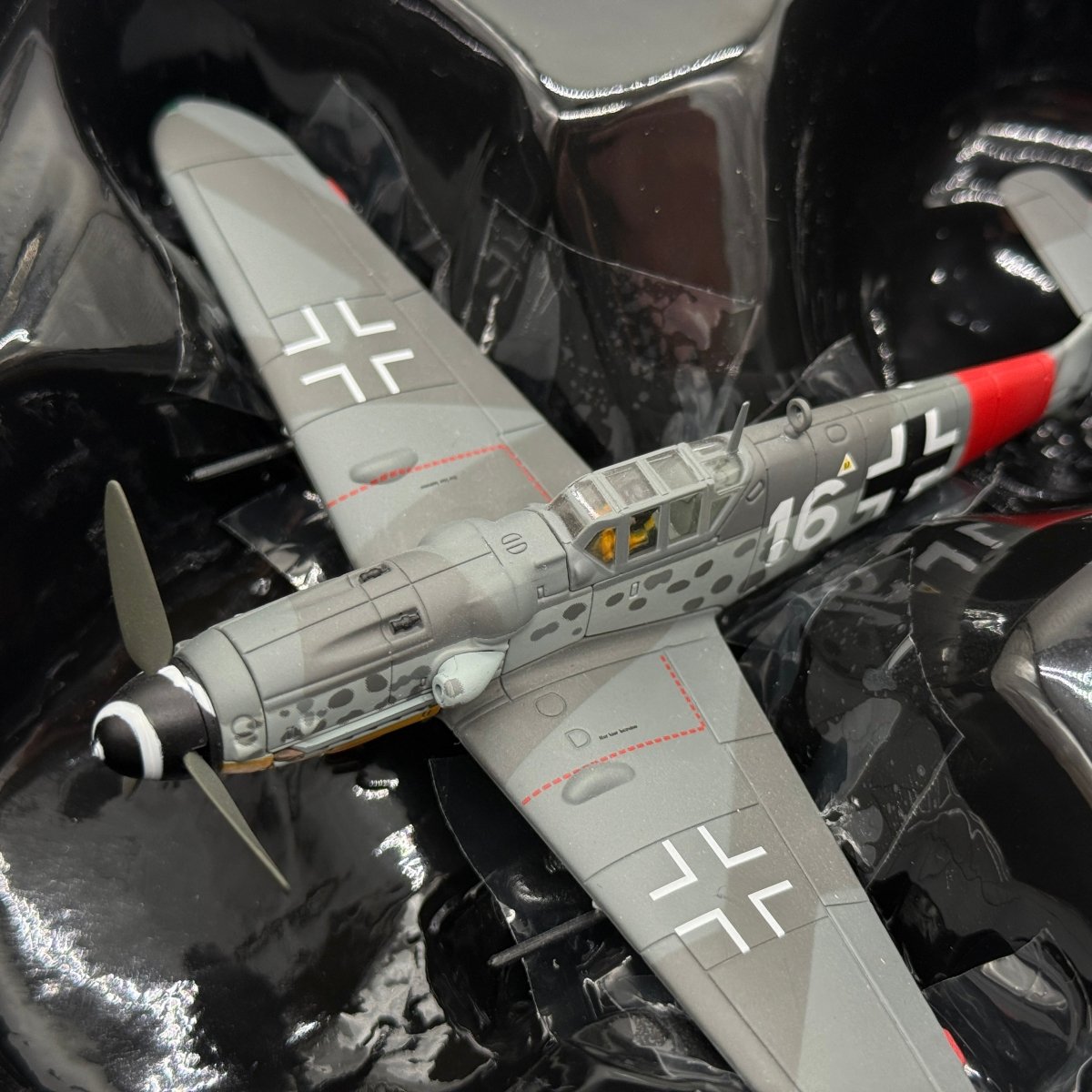 Corgi AA27108 1:72 Messerschmitt Bf 109G Luftwaffe 1./JG 3 White 16 Horst Prenzel - Corgi