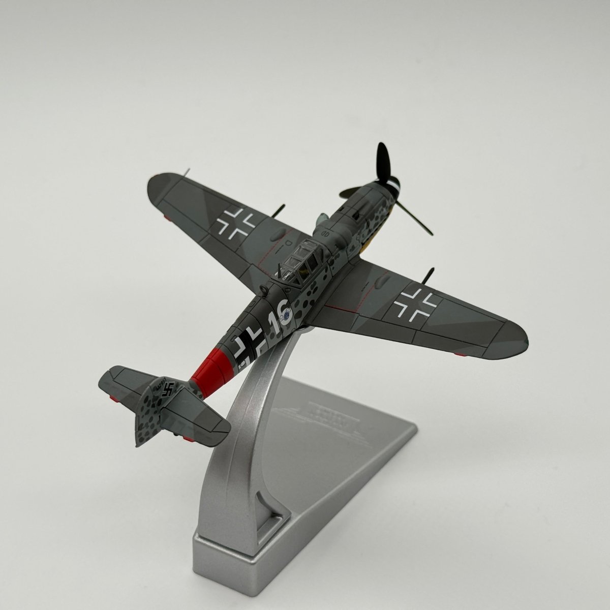 Corgi AA27108 1:72 Messerschmitt Bf 109G Luftwaffe 1./JG 3 White 16 Horst Prenzel - Corgi