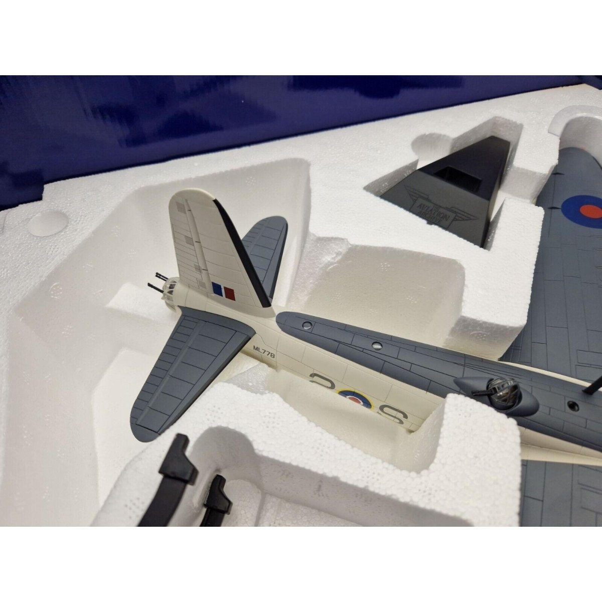 Corgi Aviation Archive 1:72 Short Sunderland Mk.III Ml788/2 - s No.422 Squadron RCAF AA27502 - Corgi